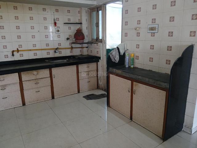 2 BHK Apartment in Adajan for rent Surat. The reference number is 17083216