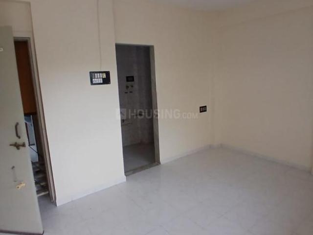 2 BHK Apartment in Adajan for rent Surat. The reference number is 18407547