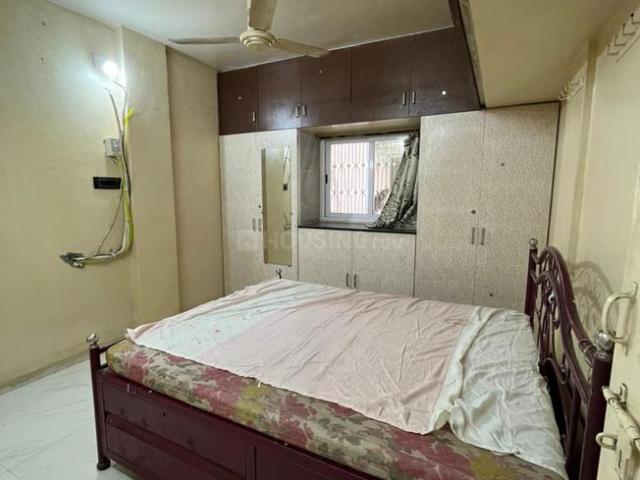2 BHK Apartment in Adajan for rent Surat. The reference number is 18926786