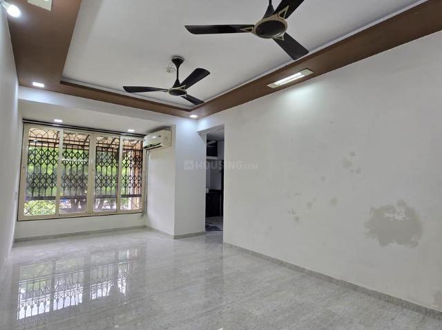 2 BHK Apartment in Adajan for rent Surat. The reference number is 20814592