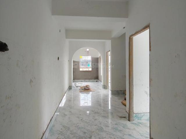 2 BHK Apartment in Agarpara for resale Kolkata. The reference number is 20838975