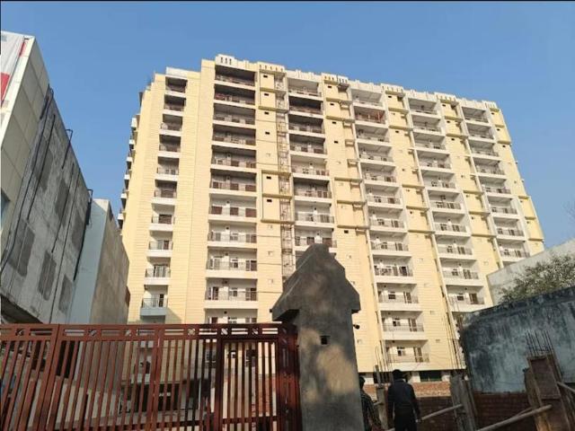 2 BHK Apartment in Ahmamau for resale Lucknow. The reference number is 19246849