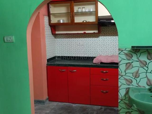 2 BHK Apartment in Airport Gate no. 1 for rent Kolkata. The reference number is 17882219