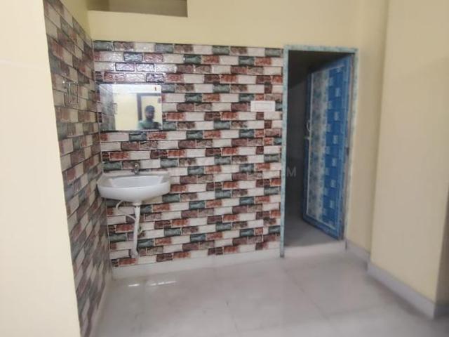 2 BHK Apartment in Airport Gate no. 1 for rent Kolkata. The reference number is 19232029