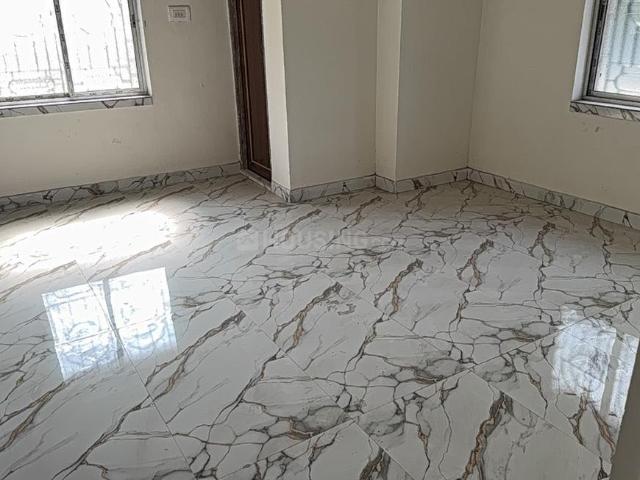 2 BHK Apartment in Airport Gate no. 1 for resale Kolkata. The reference number is 19451495