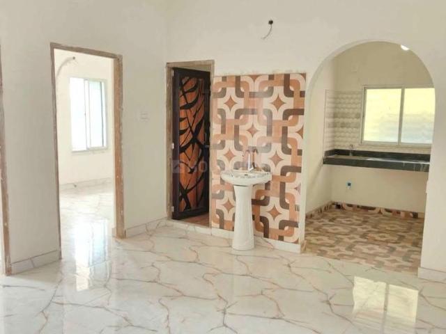 2 BHK Apartment in Airport Gate No 2 for resale Kolkata. The reference number is 20943699