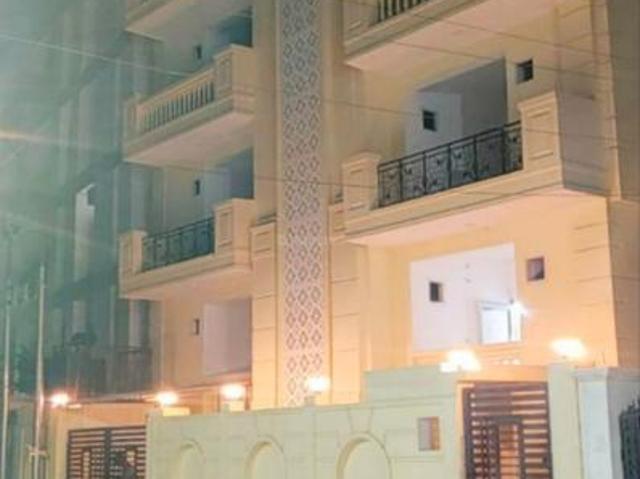 2 BHK Apartment in Aliganj for rent Lucknow. The reference number is 8426952