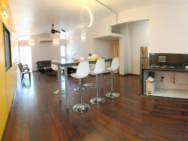 2 BHK Apartment in Alkapuri for rent Vadodara. The reference number is 19218139