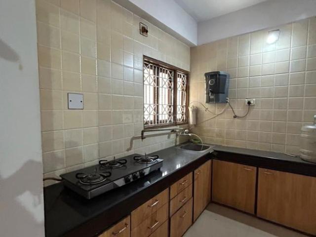 2 BHK Apartment in Alkapuri for rent Vadodara. The reference number is 20318531