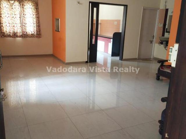 2 BHK Apartment in Alkapuri for resale Vadodara. The reference number is 16508077