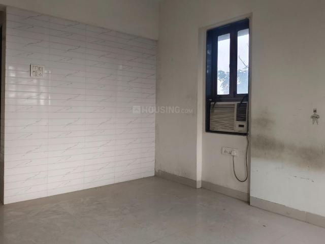 2 BHK Apartment in Asha Nagar for resale Mumbai. The reference number is 18979294