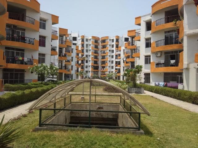 2 BHK Apartment in Ashiyana for resale Bijnor Road. The reference number is 17566542