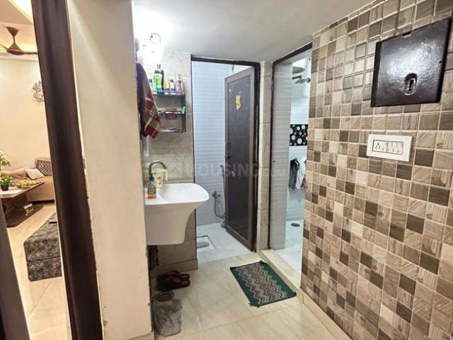 2 BHK Apartment in Ashok Vihar for resale New Delhi. The reference number is 19722279
