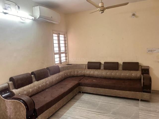 2 BHK Apartment in Bodakdev for rent Ahmedabad. The reference number is 17353461