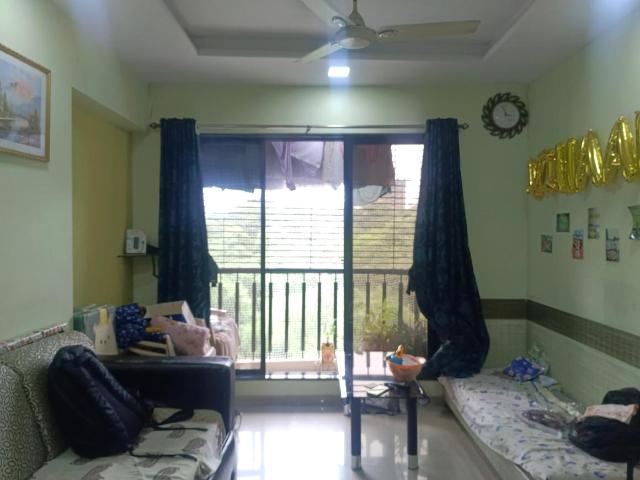 2 BHK Apartment in Borivali East for resale Mumbai. The reference number is 4430829