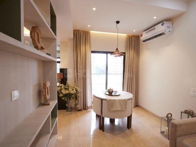 2 BHK Apartment in Borivali East for resale Mumbai. The reference number is 12286310