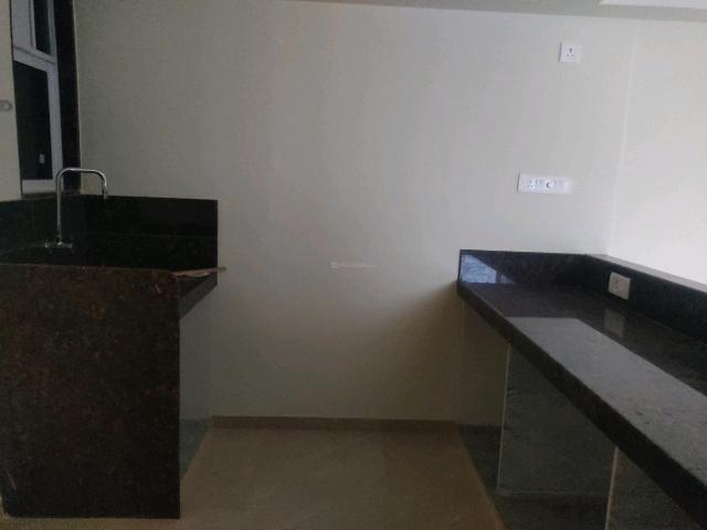2 BHK Apartment in Borivali East for resale Mumbai. The reference number is 18195340