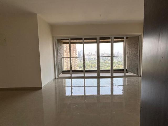 2 BHK Apartment in Borivali East for resale Mumbai. The reference number is 20010998