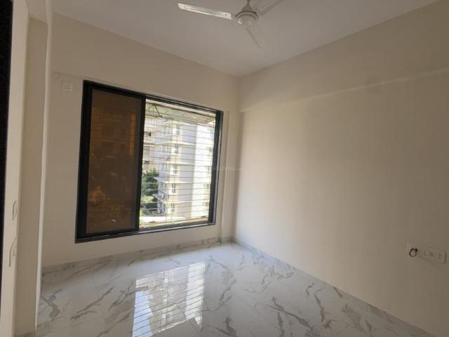 2 BHK Apartment in Borivali East for resale Mumbai. The reference number is 20319548