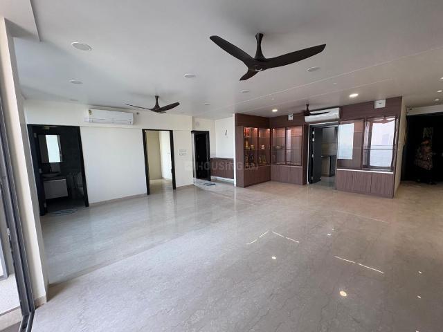 2 BHK Apartment in Borivali East for resale Mumbai. The reference number is 20442262