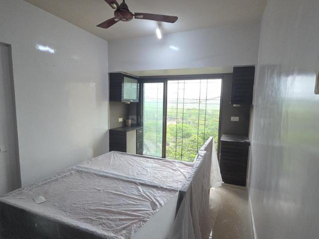 2 BHK Apartment in Borivali East for resale Mumbai. The reference number is 20628312