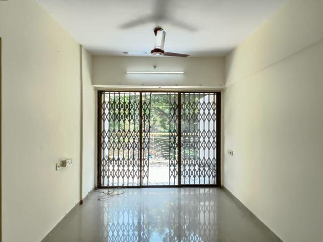 2 BHK Apartment in Borivali West for rent Mumbai. The reference number is 20253632