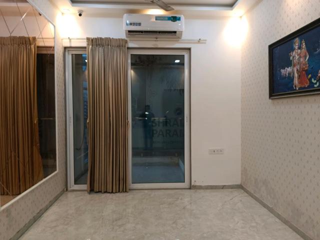 2 BHK Apartment in Borivali West for resale Mumbai. The reference number is 13352573