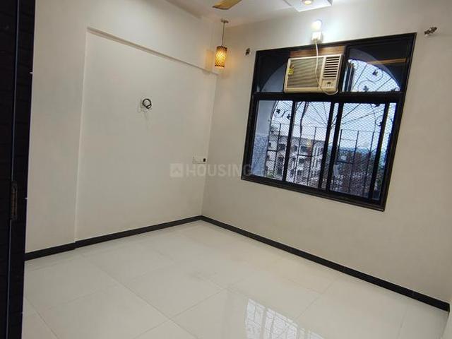 2 BHK Apartment in Borivali West for resale Mumbai. The reference number is 18499401
