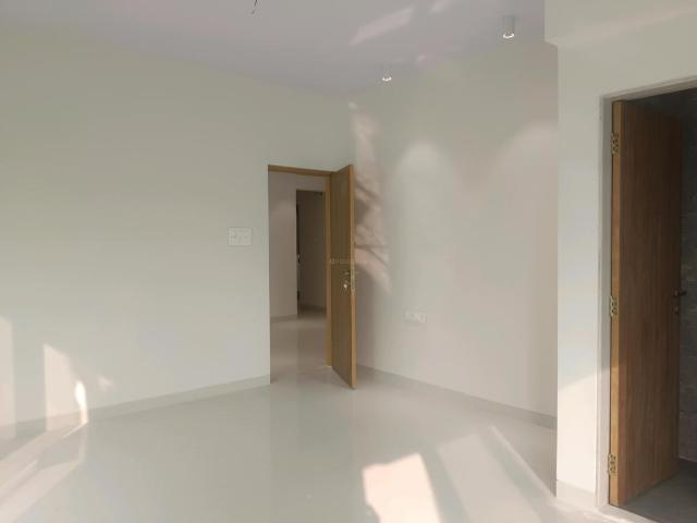 2 BHK Apartment in Borivali West for resale Mumbai. The reference number is 19284358