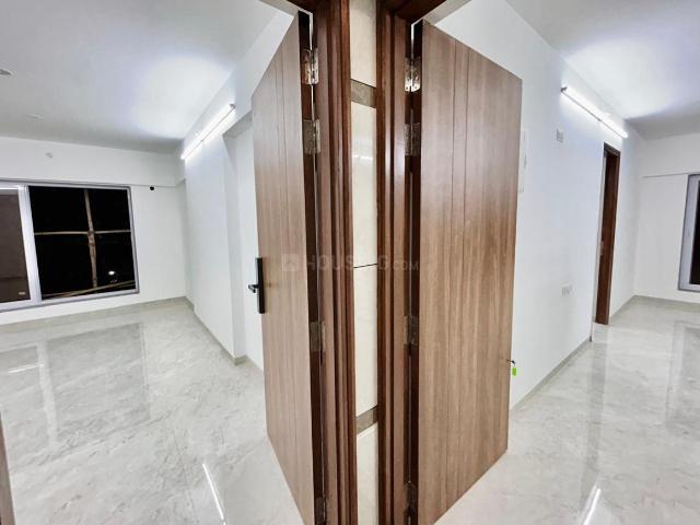 2 BHK Apartment in Borivali West for resale Mumbai. The reference number is 19556400