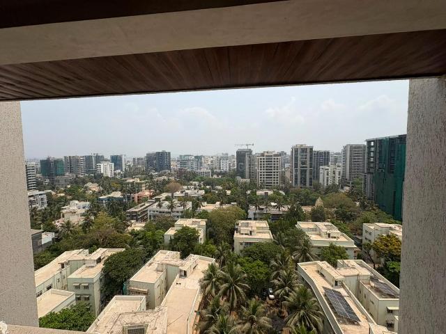 2 BHK Apartment in Borivali West for resale Mumbai. The reference number is 20643395