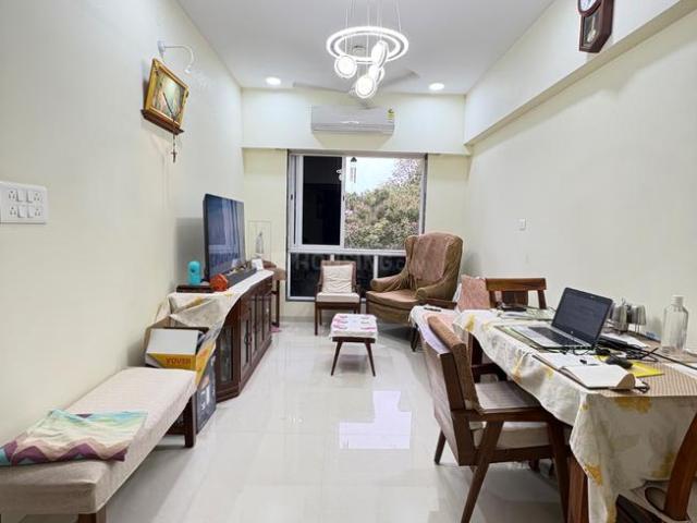 2 BHK Apartment in Borivali West for resale Mumbai. The reference number is 20698014