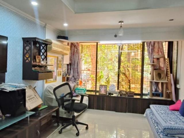 2 BHK Apartment in Borivali West for resale Mumbai. The reference number is 20625418