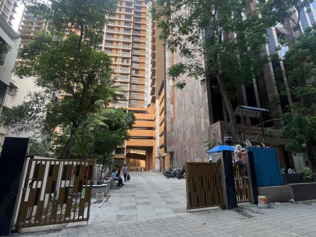 2 BHK Apartment in Borivali West for resale Mumbai. The reference number is 20777428