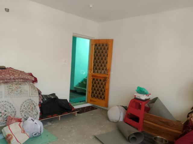 2 BHK Apartment in Batmaloo for rent Srinagar. The reference number is 18438018