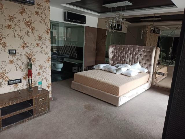 2 BHK Apartment in Balewadi for rent Pune. The reference number is 15785361