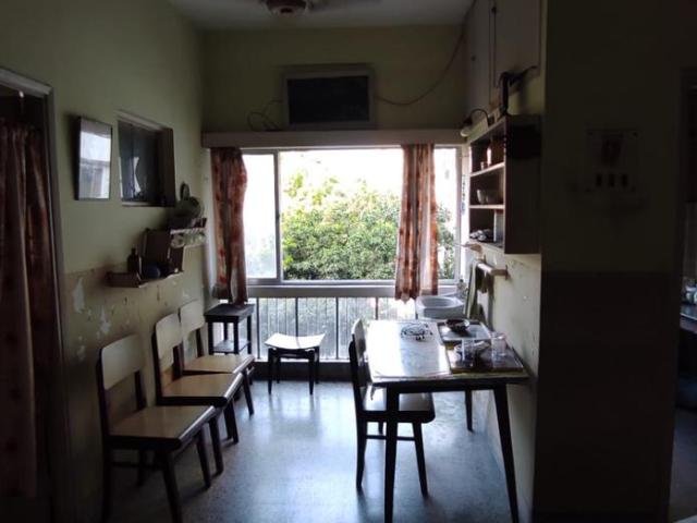 2 BHK Apartment in Ballygunge for resale Kolkata. The reference number is 20852536