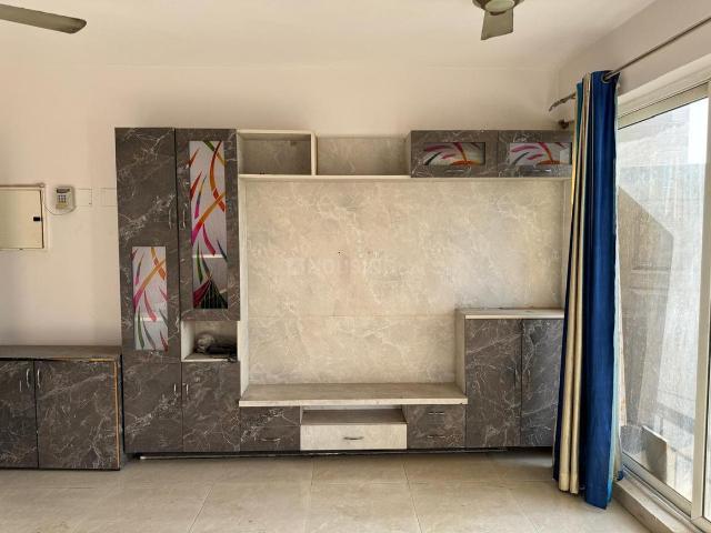2 BHK Apartment in Bamheta Village for rent Ghaziabad. The reference number is 20472006