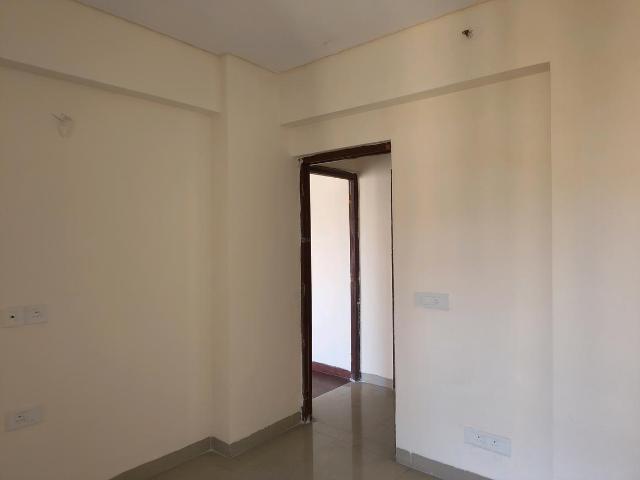 2 BHK Apartment in Bamheta Village for resale Ghaziabad. The reference number is 19582597
