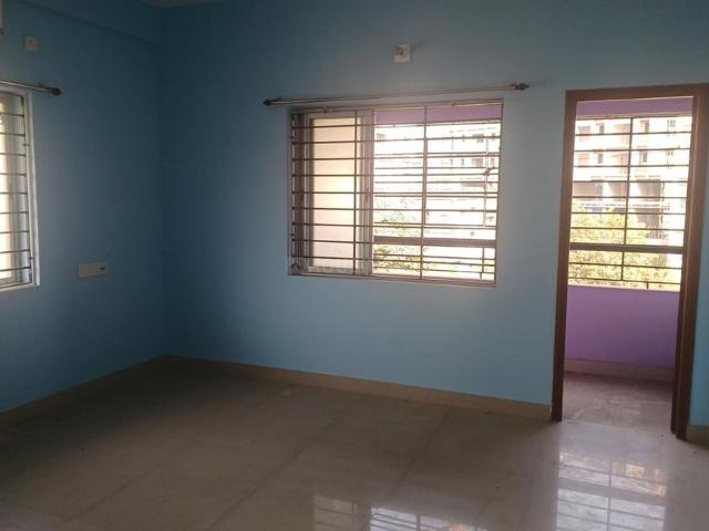 2 BHK Apartment in Bangur Avenue for resale Kolkata. The reference number is 17767605