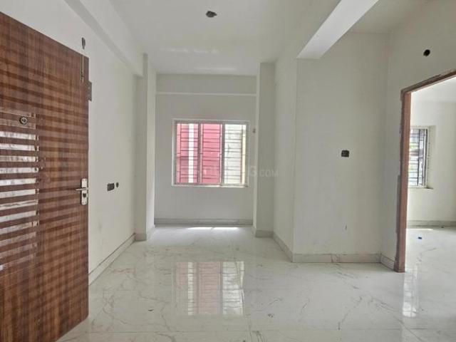2 BHK Apartment in Bangur Avenue for resale Kolkata. The reference number is 20808151