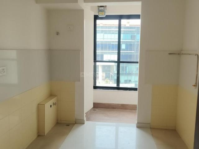 2 BHK Apartment in Bandra East for rent Mumbai. The reference number is 18960879