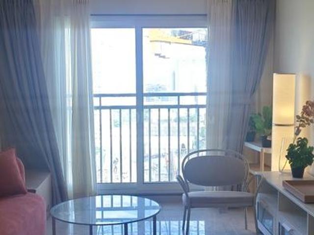 2 BHK Apartment in Bandra East for rent Mumbai. The reference number is 19783845
