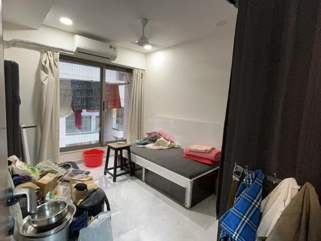 2 BHK Apartment in Bandra East for rent Mumbai. The reference number is 20393411