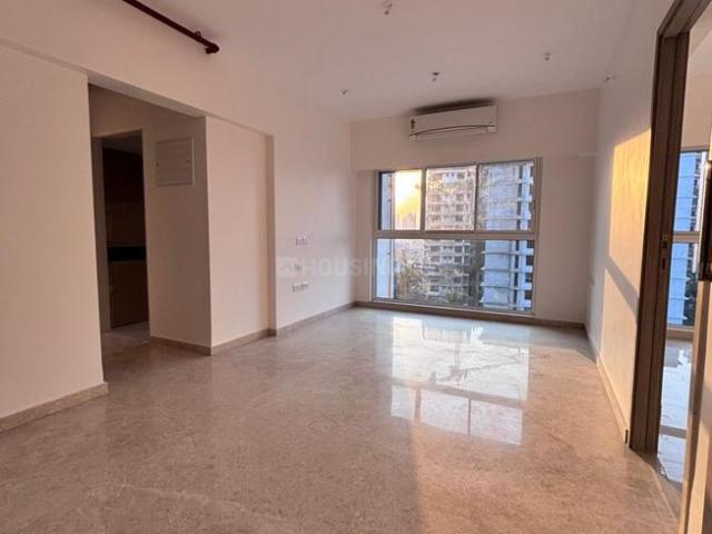 2 BHK Apartment in Bandra East for resale Mumbai. The reference number is 17054465