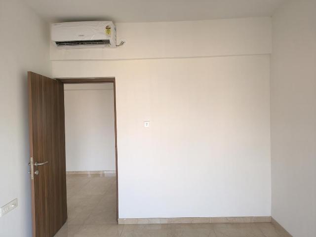 2 BHK Apartment in Bandra East for resale Mumbai. The reference number is 18960438