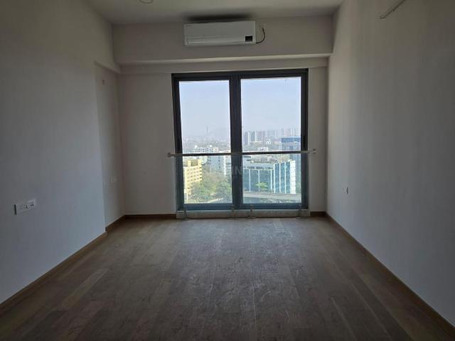 2 BHK Apartment in Bandra East for resale Mumbai. The reference number is 19148769