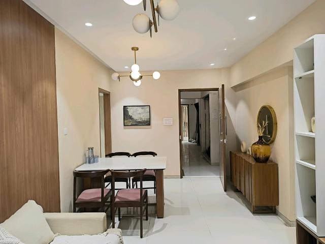 2 BHK Apartment in Bandra East for resale Mumbai. The reference number is 19386617