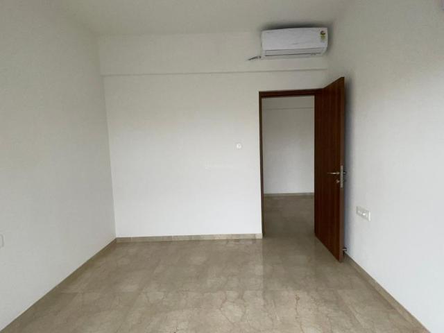 2 BHK Apartment in Bandra East for resale Mumbai. The reference number is 20645033
