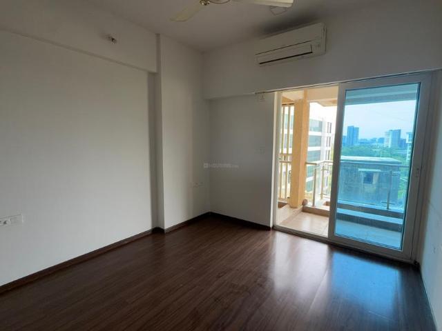 2 BHK Apartment in Bandra East for resale Mumbai. The reference number is 20702614